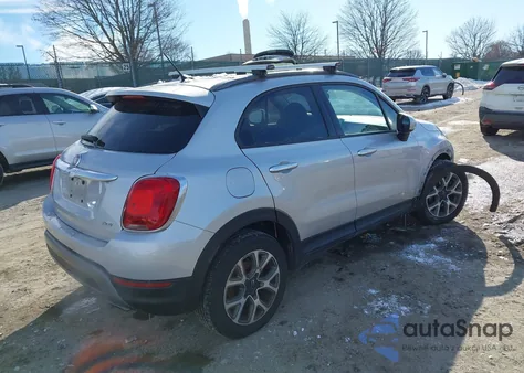 2017 Fiat 500X Trekking Awd z USA, uszkodzony, nr VIN ZFBCFYCB4HP589342
